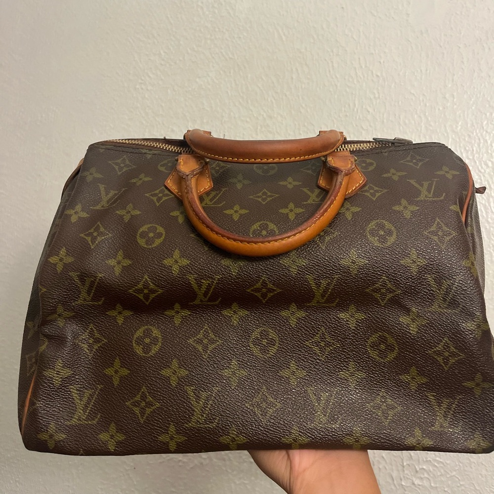 LOUIS VUITTON AUTHENTIC SPEEDY 30